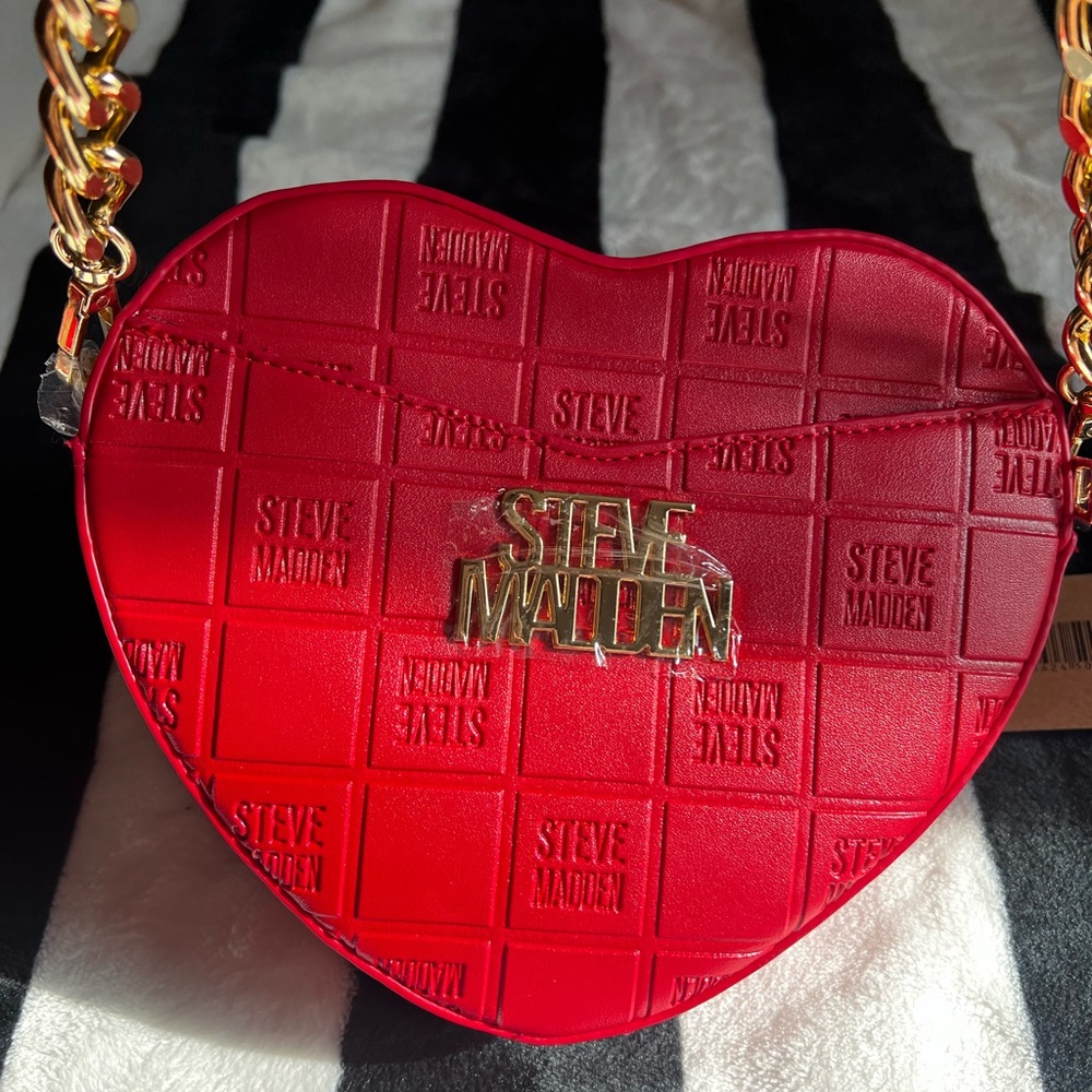 Steve Madden red heart purse